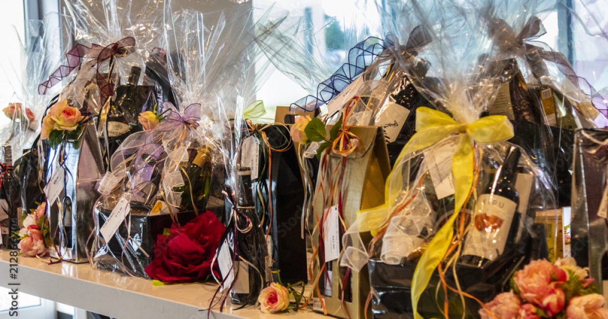 Hoe stel je als drankenhandel online een geschenkmand samen?