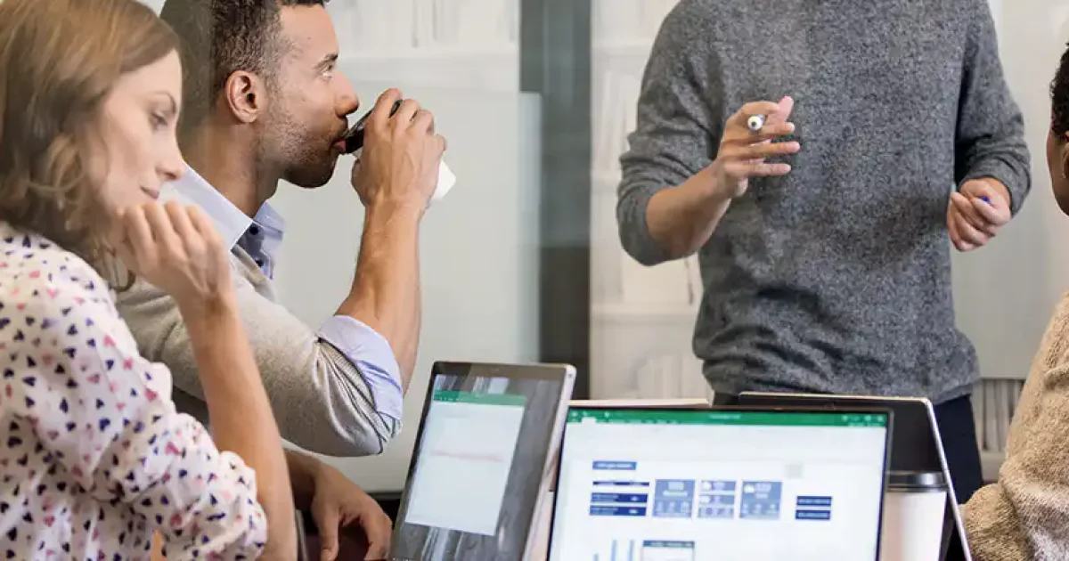 ESC-community-manager-Microsoft-lifestyle-Hero_SPE-V3_CROP-2-web