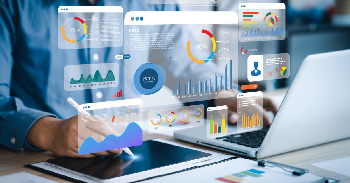 An,Analyst,Uses,A,Computer,And,Dashboard,For,Data,Business